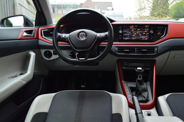 Volkswagen POLO 1.0 TSI Beats Panorama Clima CarPlay Pdc