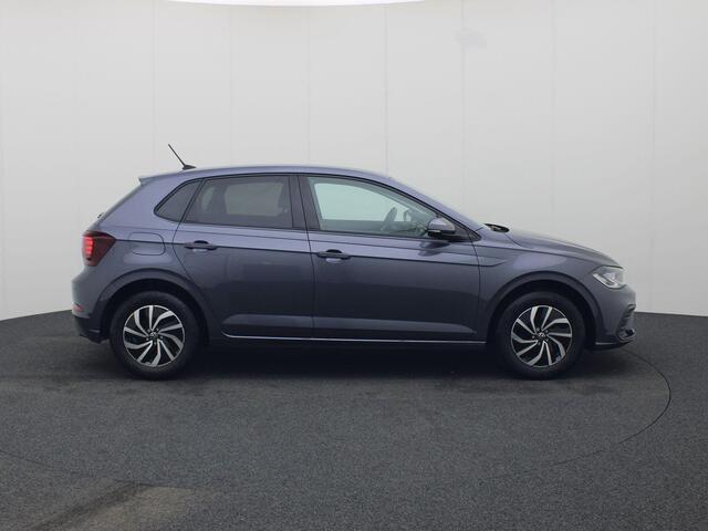 Volkswagen POLO Life Edition 1.0 TSI 95 pk 5 versn. Hand · Achteruitrijcamera · regensensor ·