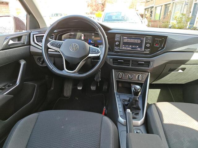 Volkswagen POLO 1.0 TSI Life / AIRCO/ CRUISE/ MULTIMEDIA/ PARK. SENSOREN/ PRIVACY GLASS/ 15"LMV