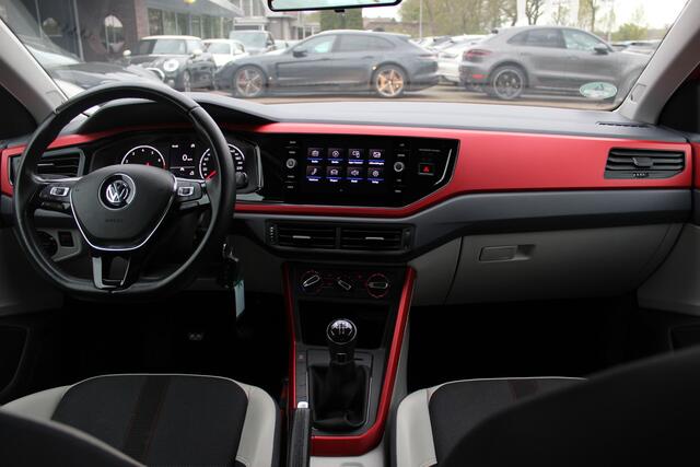 Volkswagen POLO 1.0 TSI Comfortline / NL Auto! / 1e Eign. / Trekhaak / CarPlay / Beats / 16'' / ACC