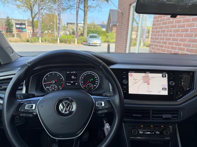 Volkswagen POLO 1.0 TSI Comf.l. Bus. Automaat TREKHAAK / 17 INCH / CARPLAY / AND
