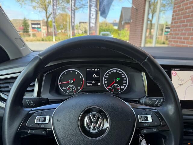 Volkswagen POLO 1.0 TSI Comf.l. Bus. Automaat TREKHAAK / 17 INCH / CARPLAY / AND