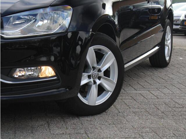 Volkswagen POLO 1.2 TSI Comfortline Connected Series Apple Carplay/Android Auto, Parkeersensoren voor en achter, Cruise Control