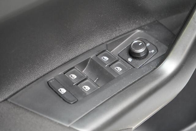 Volkswagen POLO 1.0 TSi 95pk Comfortline 5-drs | Keyless | Parkeersensoren | Carplay | Cruise control | Lm velgen