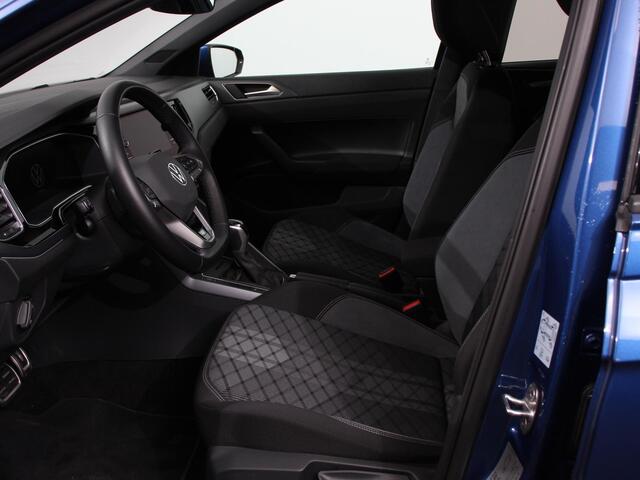 Volkswagen POLO 1.0 TSI R-Line Automaat Camera Parkeer sensoren Adaptive Cruise control Climate Control Extra getint glas Lichtmetalen velgen Stoelverwarming Navigatie Apple Carplay/Android Auto