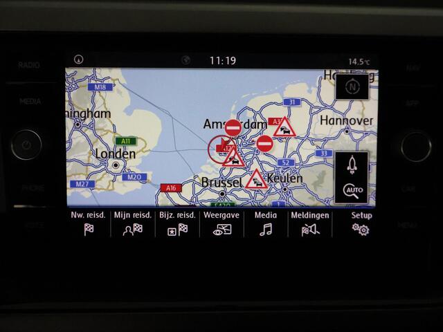 Volkswagen POLO TSI COMFORTLINE 95 PK GARANTIE TOT 2029* . NAVIGATIE . PARKEERSENSOREN VOOR & ACHTER .