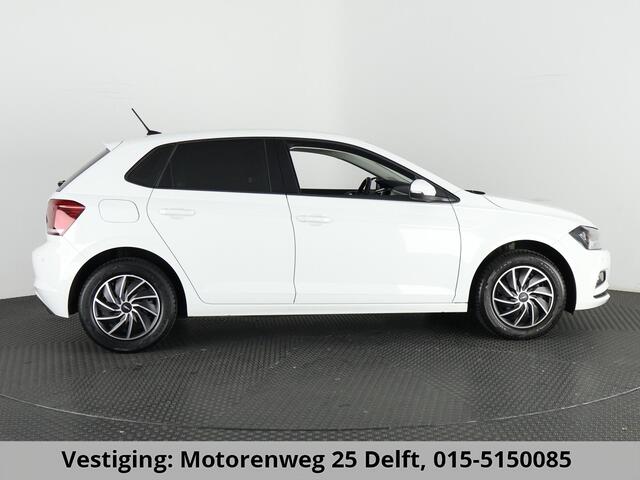 Volkswagen POLO TSI COMFORTLINE 95 PK GARANTIE TOT 2029* . NAVIGATIE . PARKEERSENSOREN VOOR & ACHTER .