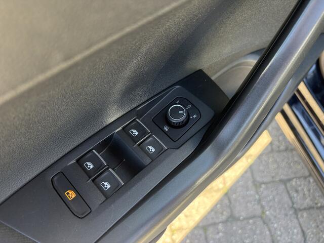 Volkswagen POLO 1.0 TSI Highline Business R, cruise/climate/stoelverwarming