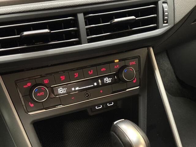 Volkswagen POLO 1.0 TSI Highline Sport Automaat (GROOT NAVI, CLIMATE CONTROL, STOELVERWARMING, ADAPTIVE CRUISE, SPORTSTOELEN, LM VELGEN, ELEK PAKKET, PAEKEERSENSOREN, NIEUWSTAAT)