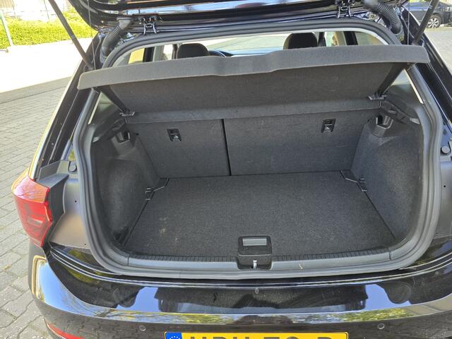 Volkswagen POLO POLO1.0TSI Business DSG LED