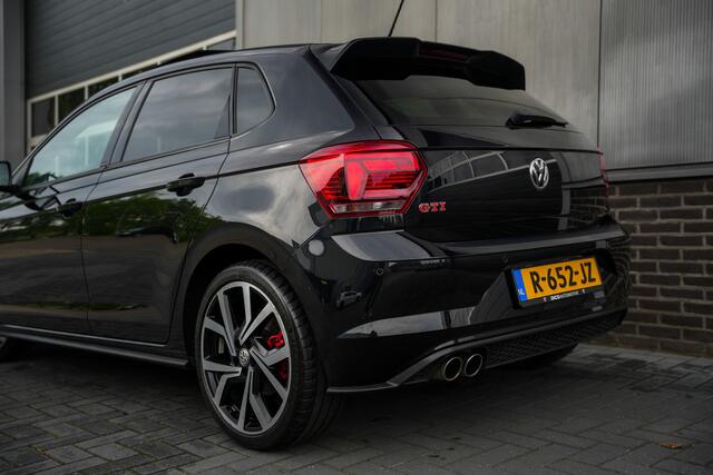 Volkswagen POLO 2.0 TSI GTI 200 pk / Pano-Dak/ Beats-Sound/ Camera/ Sport-Stoelen/ Led-Koplamp/ Adap. Cruise/ Sport-Stoelen/ Stoel.Verw/ 18'' LMV