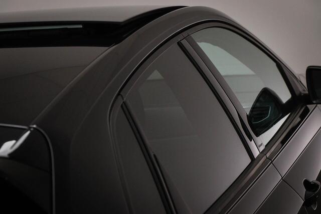 Volkswagen POLO 1.0 TSI R-Line | COMFORT / DESIGN / MULTIMEDIA- PACK | IQ LIGHT | PANORAMADAK | STOELVERWARMING | DRAADLOZE LADER