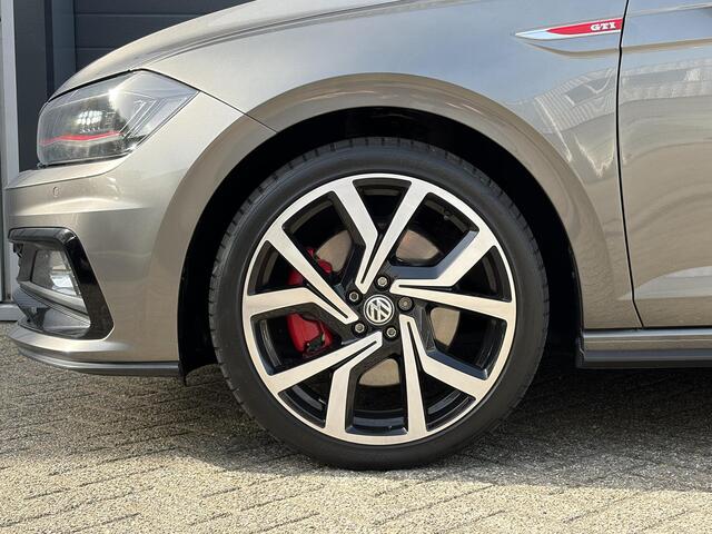 Volkswagen POLO 2.0 TSI GTI | CarPlay | Stoel verwarming | Camera | Pano | LED |