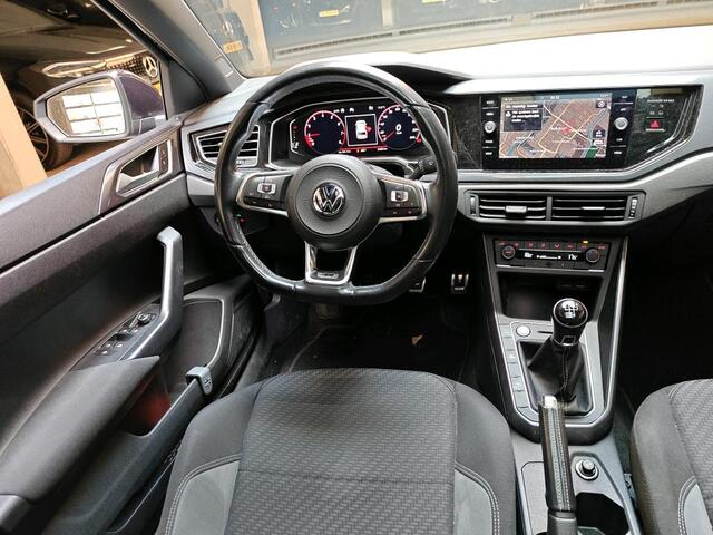 Volkswagen POLO 1.0 TSI R-Line / PANO/ CAMERA/ PARK. SENSOREN/ DIGITAL DASHBOARD/ LED/ NAVI/ CLIMA/ 17" LMV