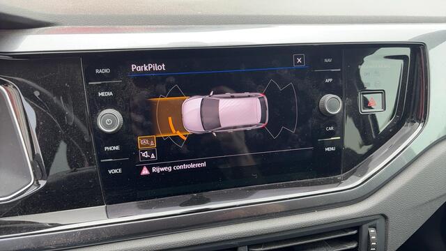 Volkswagen POLO 1.0 TSI Highline Business R R-LINE / 1STE EIG / TREKHAAK / CARPLAY / NAVI / CLIMA / PDC / ACC / DAB+ / NL-AUTO