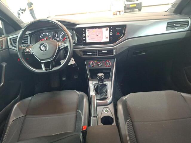 Volkswagen POLO 1.0 TSI Comfortline / PARKEER SENSOREN V+A/ CRUISE/ AIRCO/ NAVI/ DAB