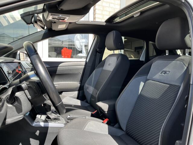 Volkswagen POLO 1.0 TSI 2x R-Line / AUTOMAAT/ PANO/ FULL-LED/ PARK.SENSOREN V+A/ ACC/ RIJ-MODI/ APP-CONNECT/ DIGITAL DASH/ GETINT GLAS/ NAVI/ DAB/ CLIMA/ 17'' LMV