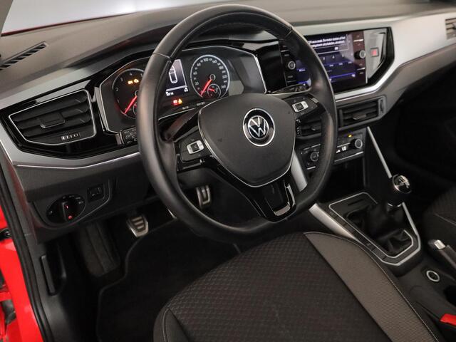 Volkswagen POLO 1.0 TSI Comfortline 95 PK | Panorama dak | Navigatie via app | Parkeersensoren voor en achter | Lm velgen |