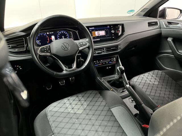 Volkswagen POLO 1.0 TSI R-Line / ADAPTIVE CRUISE/ IQ.LIGHT/ 17'' LMV/ CAMERA/ APP-CONNECT/ STOELVERWARMING/ DIGITAL DASH/ NAVI/ DAB/ CLIMA