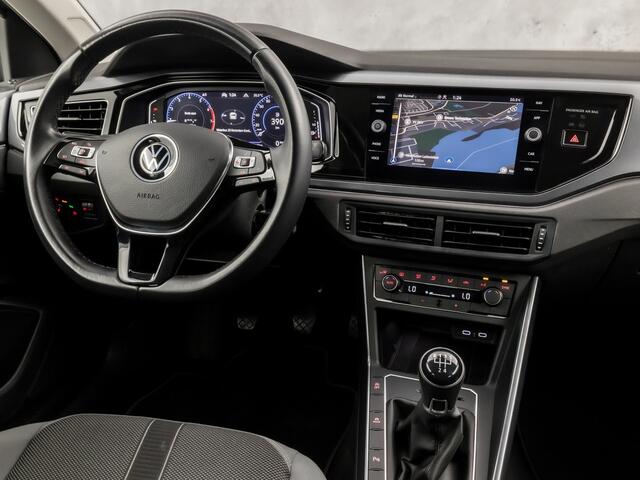 Volkswagen POLO 1.0 TSI Sportline (VIRTUAL COCKPIT, APPLE CARPLAY, GROOT NAVI, CLIMATE, SPORTSTOELEN, PARKEERSENSOREN, GETINT GLAS, LM VELGEN, ADAPTIVE CRUISE, NIEUWSTAAT)