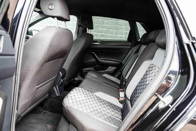 Volkswagen POLO 1.0 TSi 95 pk R-Line | 2x R-Line | 17" Bergamo | Parkeersensoren