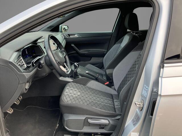 Volkswagen POLO 1.0 TSI 95pk R-Line · Navigatie · Apple/Android Car Play · Camera + Parkeersensoren · Stoelverwarming · Garantie t/m 10-07-2027 of 100000km.