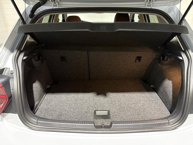 Volkswagen POLO 1.0 TSI Highline, Nieuw model, Clima, Cruise , Parkeersensoren, Blue tooth, LM all season, Isofix, Prijs incl nwe apk, beurt 3 mnd garantie