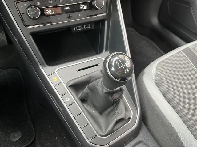 Volkswagen POLO 1.0 TSI Highline / ADAPTIVE CRUISE/ ACHTERUITRIJ CAMERA/ APP-CONNECT/ NAVI/ DAB/ CLIMA/ 16'' LMV