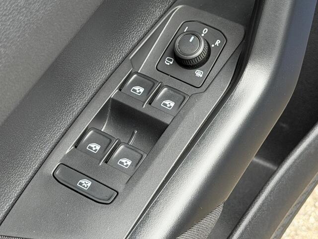 Volkswagen POLO 1.0 TSI Life | Climate | 4-Season | Stoelverwarming | Carplay | Navi | Extra getint glas | Rijklaar incl. garantie