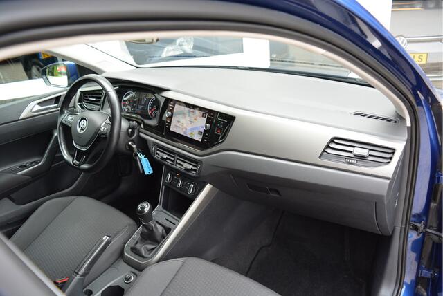 Volkswagen POLO 1.0 96PK TSI Comfortline Executive | Adaptive | PDC V+A | CarPlay | Orig. NL | Trekhaak |