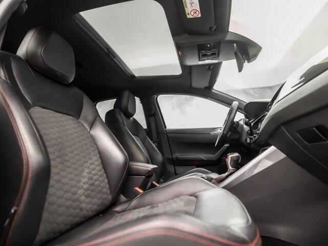 Volkswagen POLO 2.0 TSI GTI 207Pk Automaat (PANORAMADAK, APPLE CARPLAY, GROOT NAVI, IQ LIGHT, LEDER/ALCANTARA, GRILLE VERLICHT, STOELVERWARMING, GETINT GLAS, NIEUWE APK, NIEUWSTAAT)
