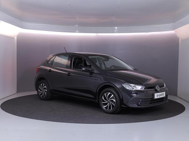 Volkswagen POLO 1.0 TSI Life 95 pk | Navigatie via App | Parkeersensoren achter | Adaptieve cruise control | LED koplampen |