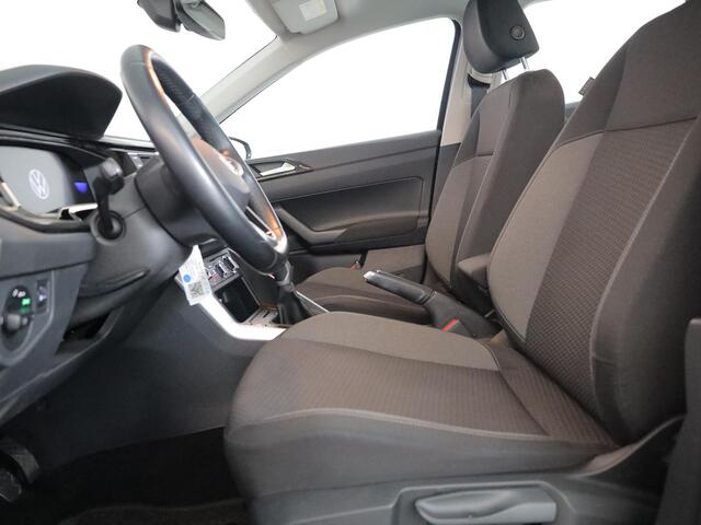 Volkswagen POLO 1.0 TSI Life 95 pk | Navigatie via App | Parkeersensoren achter | Adaptieve cruise control | LED koplampen |