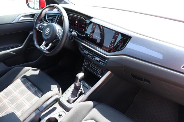 Volkswagen POLO 2.0 TSI GTI Panoramadak/Stoelverwarming/Navigatie//Digitale teller/Parkeersensoren/Adaptieve cruise control/18 inch licht metaal/Elektrisch inklapbare spiegels