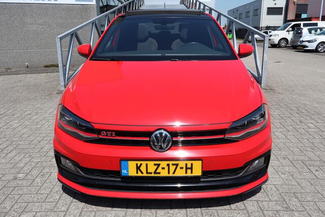 Volkswagen POLO 2.0 TSI GTI Panoramadak/Stoelverwarming/Navigatie//Digitale teller/Parkeersensoren/Adaptieve cruise control/18 inch licht metaal/Elektrisch inklapbare spiegels