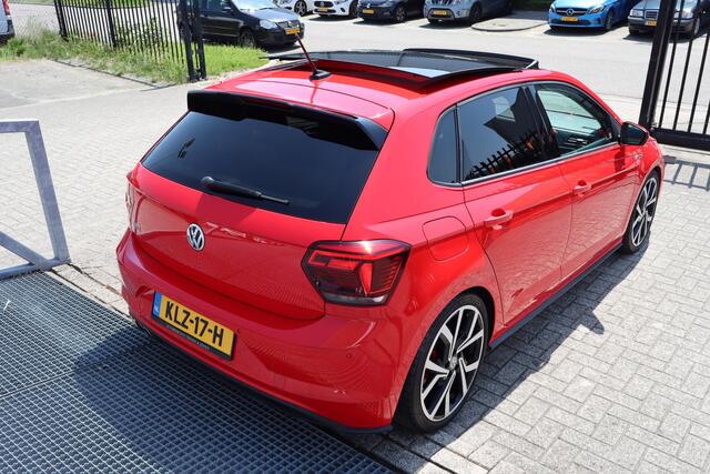 Volkswagen POLO 2.0 TSI GTI Panoramadak/Stoelverwarming/Navigatie//Digitale teller/Parkeersensoren/Adaptieve cruise control/18 inch licht metaal/Elektrisch inklapbare spiegels