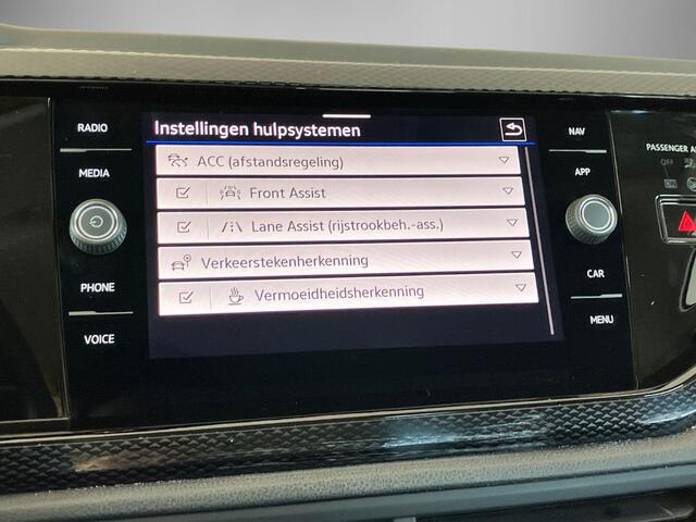 Volkswagen POLO 1.0TSI/95PK Life Business ·Stoelverwarming · Apple/Android Car Play · Navigatie · Clima · Parkeersensoren · Garantie t/m 30-05-2027 of 100000km.