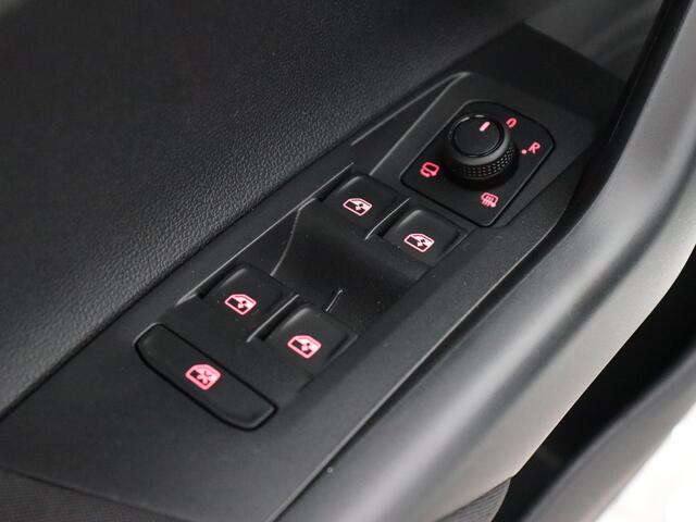 Volkswagen POLO 1.0 TSI Comfortline (NL-Auto / Trekhaak / ACC / Navi / Carplay)