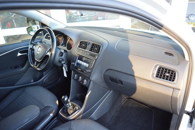 Volkswagen POLO 1.2 90PK TSI Comfortline Executive | Cruise | CarPlay | Orig. NL | NAP |