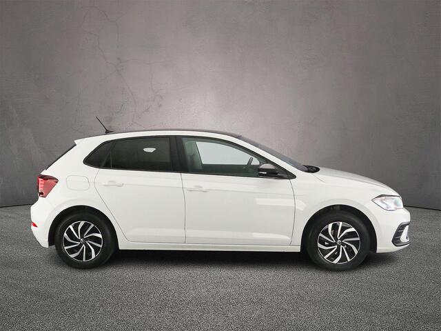 Volkswagen POLO Life Business 1.0 TSI 95pk Trekhaak, Adaptive cruise control, Navigatie, Parkeersensoren, Stoelverwarming, App connect, LED koplampen