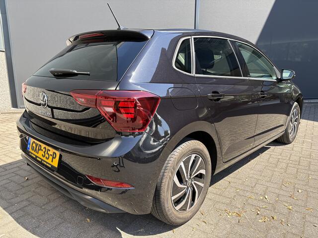 Volkswagen POLO 1.0 TSI Life Edition Achteruitrijcamera - Airco - Apple carplay - Draadloze telefoonoplader - Parkeersensor achter - Radio - Licht metalen velgen 15 inch - Navigatie - Radio - Cruise control - Elektrische ramen - Bluetooth - Led verlichting - Regensensor 