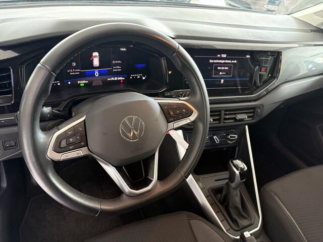 Volkswagen POLO 1.0 TSI Life Edition Achteruitrijcamera - Airco - Apple carplay - Draadloze telefoonoplader - Parkeersensor achter - Radio - Licht metalen velgen 15 inch - Navigatie - Radio - Cruise control - Elektrische ramen - Bluetooth - Led verlichting - Regensensor 