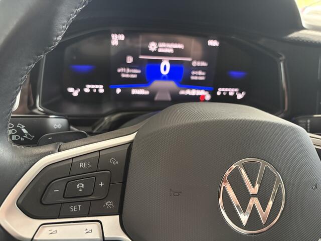 Volkswagen POLO 1.0 TSI Life Edition Achteruitrijcamera - Airco - Apple carplay - Draadloze telefoonoplader - Parkeersensor achter - Radio - Licht metalen velgen 15 inch - Navigatie - Radio - Cruise control - Elektrische ramen - Bluetooth - Led verlichting - Regensensor 