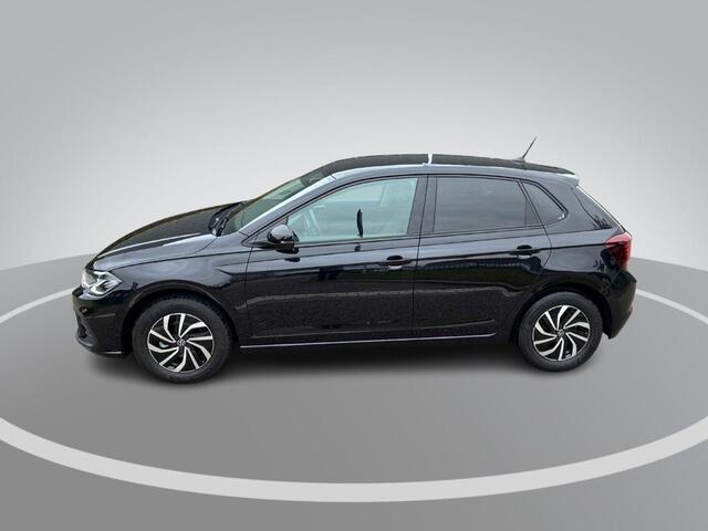Volkswagen POLO Life Edition 1.0 TSI 95 pK 5 versn. Hand · Achteruitrijcamera · regensensor · Voorraad OUTLET ·