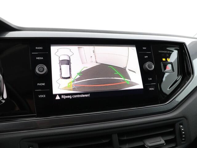 Volkswagen POLO 1.0 TSI 110pk DSG Style · Camera · Apple/Android Car Play · Dodehoeksensor · Parkeer Assistent · Stoelverwarming · Active Info Display ·