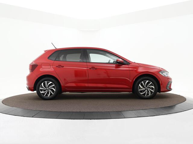 Volkswagen POLO 1.0 TSI 95pk Life · Apple/Android Car Play · ACC · Airco · DAB · P-Sensoren · Active Info Display · Garantie t/m 28-03-2028 of 100.000km