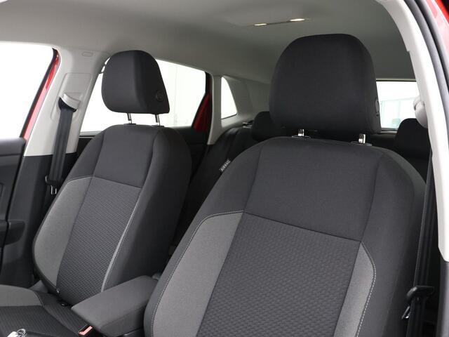 Volkswagen POLO 1.0 TSI 95pk Life · Apple/Android Car Play · ACC · Airco · DAB · P-Sensoren · Active Info Display · Garantie t/m 28-03-2028 of 100.000km