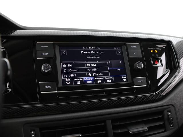 Volkswagen POLO 1.0 TSI 95pk Life · Apple/Android Car Play · ACC · Airco · DAB · P-Sensoren · Active Info Display · Garantie t/m 28-03-2028 of 100.000km