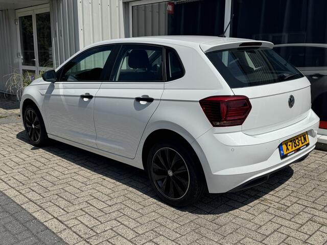 Volkswagen POLO 1.0 / Stoelverwarm. / Cruise / Airco / Parkeersens. / CarPlay