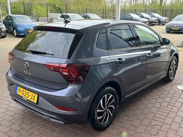 Volkswagen POLO 1.0 TSI 95pk Life / Navigatie / Airco / Parkeersensoren V+A / Getint Glas / 15'' LMV